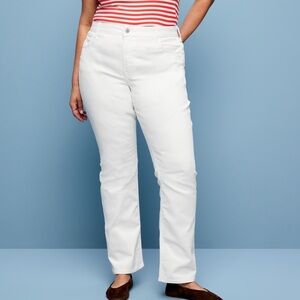 NWT- Old Navy - 28+. Bootcut Wow Jean